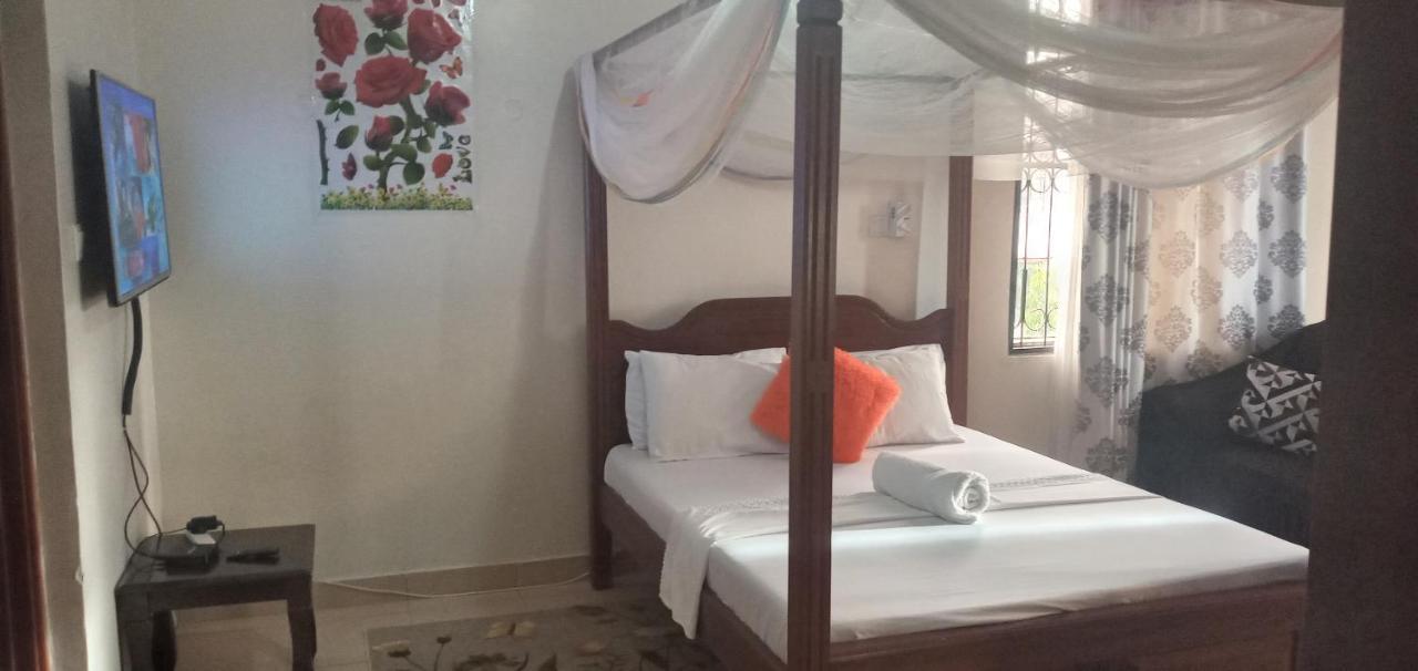 Sebuleni Serviced Homstay - Nyali Beach Msa Mombasa Esterno foto
